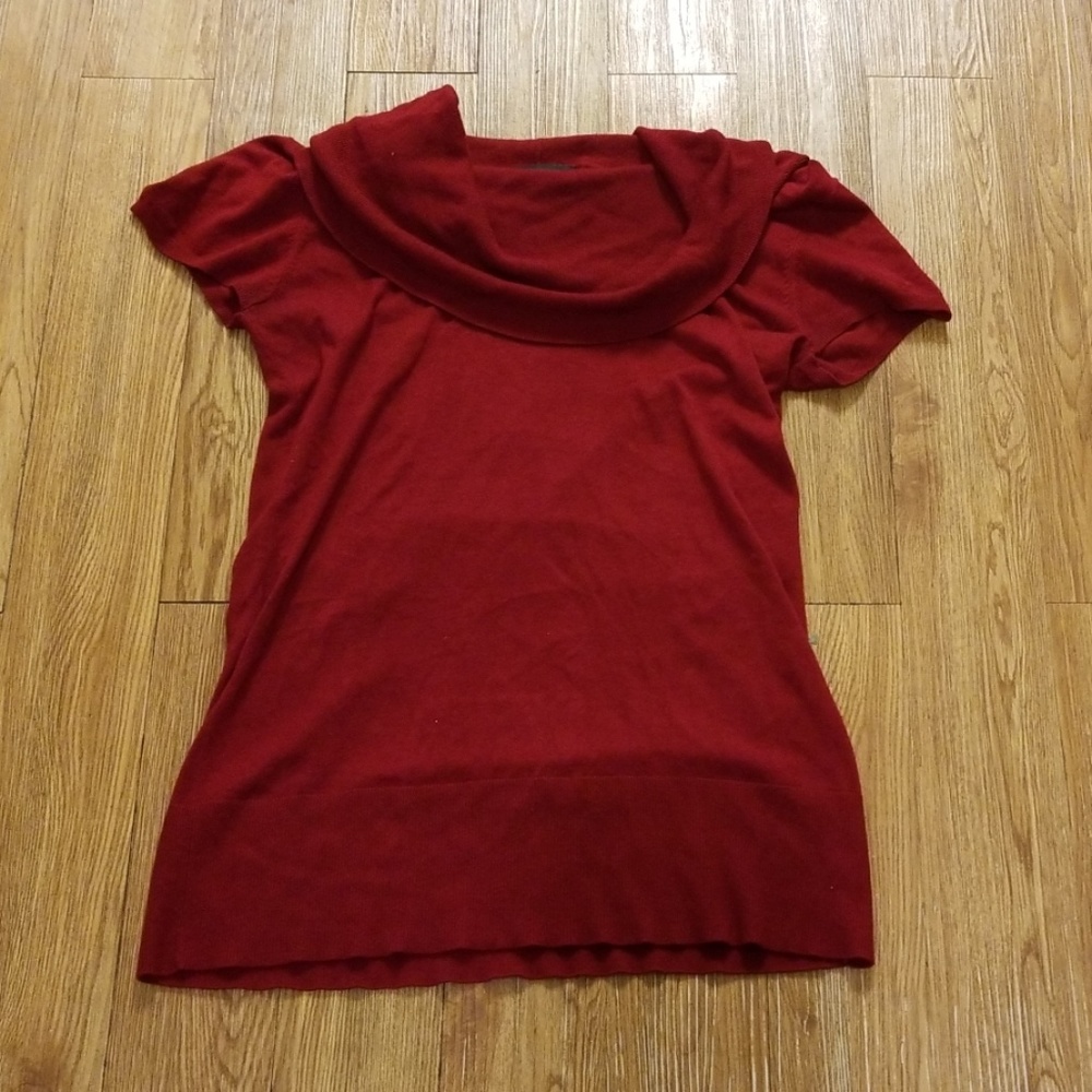 Short sleeve sweater